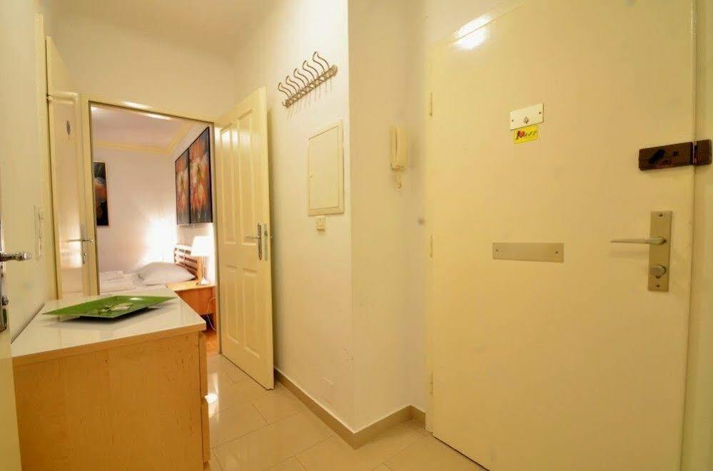 Ajo Vienna Siemens - Contactless Check-In Apartment ภายนอก รูปภาพ